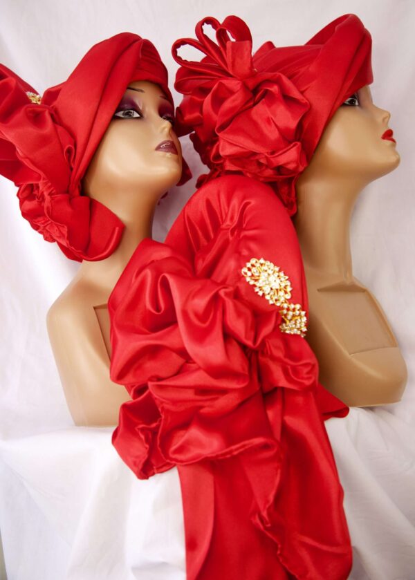 Foulard Déjà Confectionné – Couleur Rouge Sang avec Brosse Dorée sur le Côté