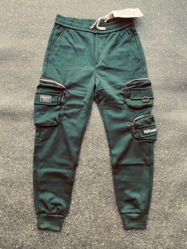 Pantalon cargo vert pour homme – Pratique et tendance, idéal pour les activités de plein air, les sorties décontractées ou le quotidien.