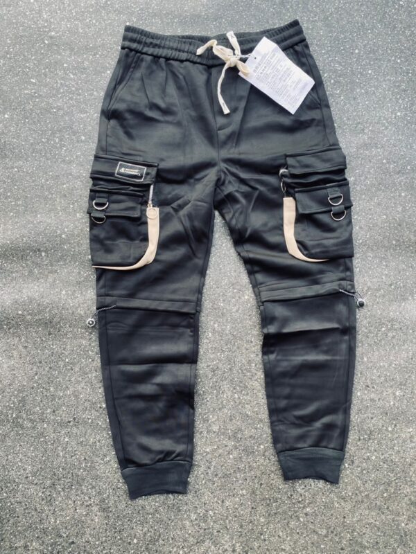 Pantalon cargo gris-noir pour homme – Élégant et fonctionnel, parfait pour les activités de plein air, les sorties décontractées ou la vie quotidienne.