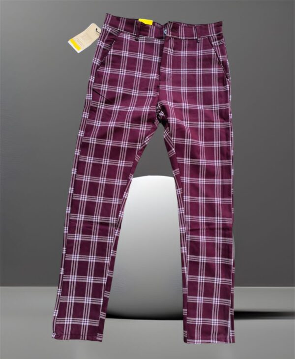 Pantalon à carreaux rouge et blanc pour femme – Élégant et confortable, idéal pour un style casual chic ou des occasions spéciales. Coupe moderne et tendance.