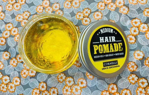 Pommade Capillaire Cornells Men’s – Tenue Moyenne et Finition Naturelle pour un Style Parfait Toute la Journée