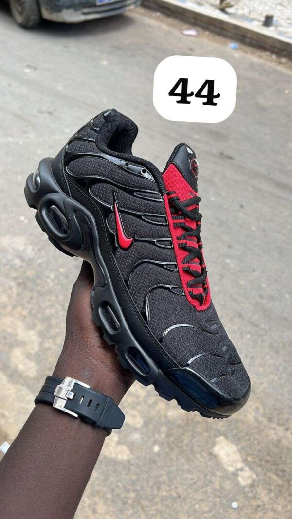 Baskets épaisses - Chaussures de sport pour un confort maximal et un style audacieux. Idéales pour le sport ou un look streetwear moderne, avec un excellent amorti.