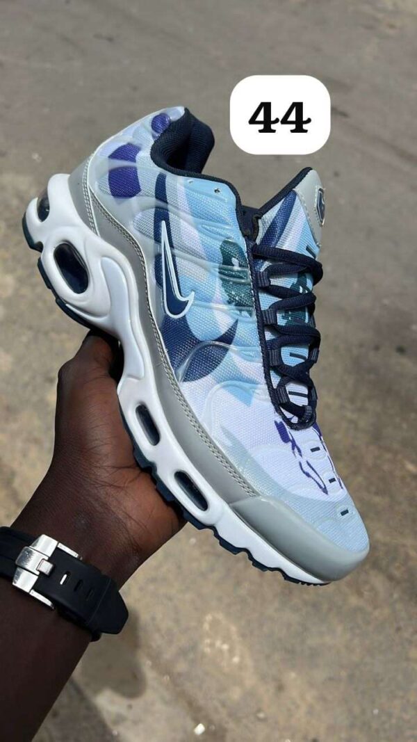 Baskets épaisses - Chaussures de sport pour un confort maximal et un style audacieux. Idéales pour le sport ou un look streetwear moderne, avec un excellent amorti. – Image 3