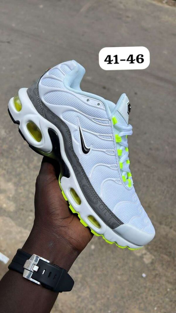 Baskets épaisses - Chaussures de sport pour un confort maximal et un style audacieux. Idéales pour le sport ou un look streetwear moderne, avec un excellent amorti. – Image 5