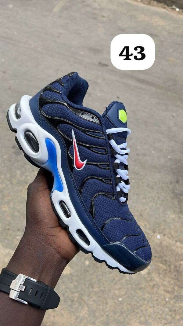 Baskets épaisses - Chaussures de sport pour un confort maximal et un style audacieux. Idéales pour le sport ou un look streetwear moderne, avec un excellent amorti. – Image 6