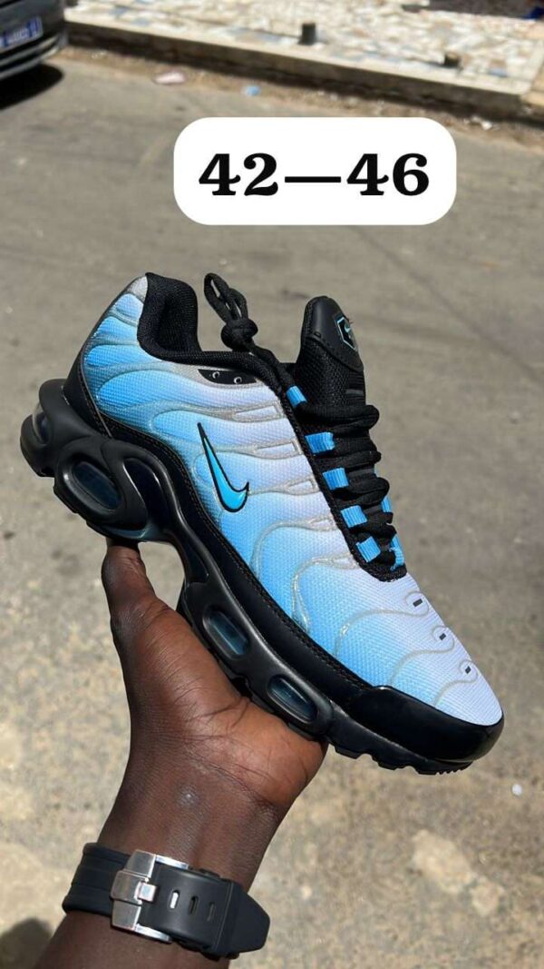 Baskets épaisses - Chaussures de sport pour un confort maximal et un style audacieux. Idéales pour le sport ou un look streetwear moderne, avec un excellent amorti. – Image 9