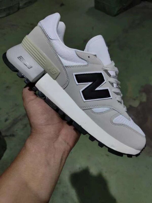 Chaussures New Balance pour hommes : confort, style et performance. Idéales pour le sport et le quotidien, avec un design moderne et un soutien exceptionne – Image 2