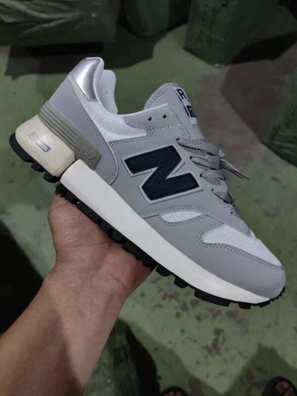 Chaussures New Balance pour hommes : confort, style et performance. Idéales pour le sport et le quotidien, avec un design moderne et un soutien exceptionne – Image 4
