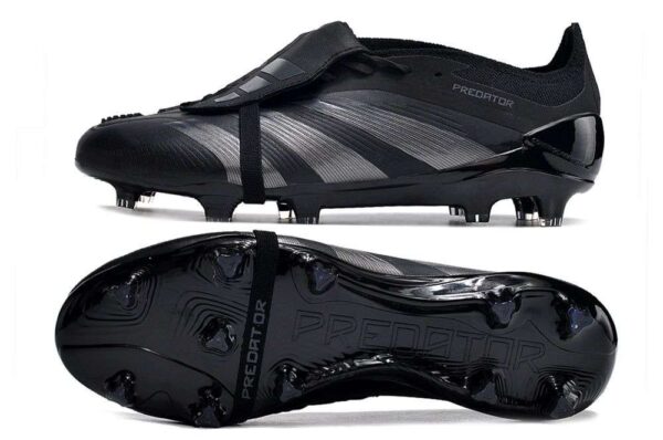 Predator - Chaussures de football : maîtrise et contrôle total. Crampons conçus pour une précision ultime sur le terrain, alliant puissance, adhérence et confort.