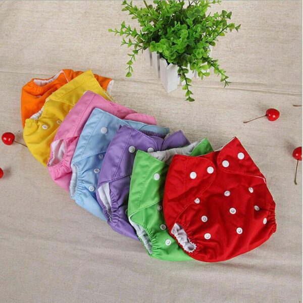 Couches réutilisables en tissu imperméable pour bébé – Inserts réglables disponibles en 9 couleurs, confortables et durables pour un change pratique et écologique. – Image 2