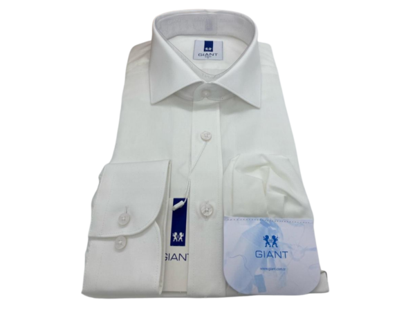 Chemise Giant Blanc Cassé – Élégance Naturelle et Polyvalente, Tissu Confortable et Coupe Ajustée, Idéale pour Toutes les Occasions Habillées ou Décontractées.