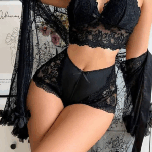 Ensemble Lingerie Dentelle Noire 3 Pièces – Soutien-gorge, Culotte Haute & Kimono